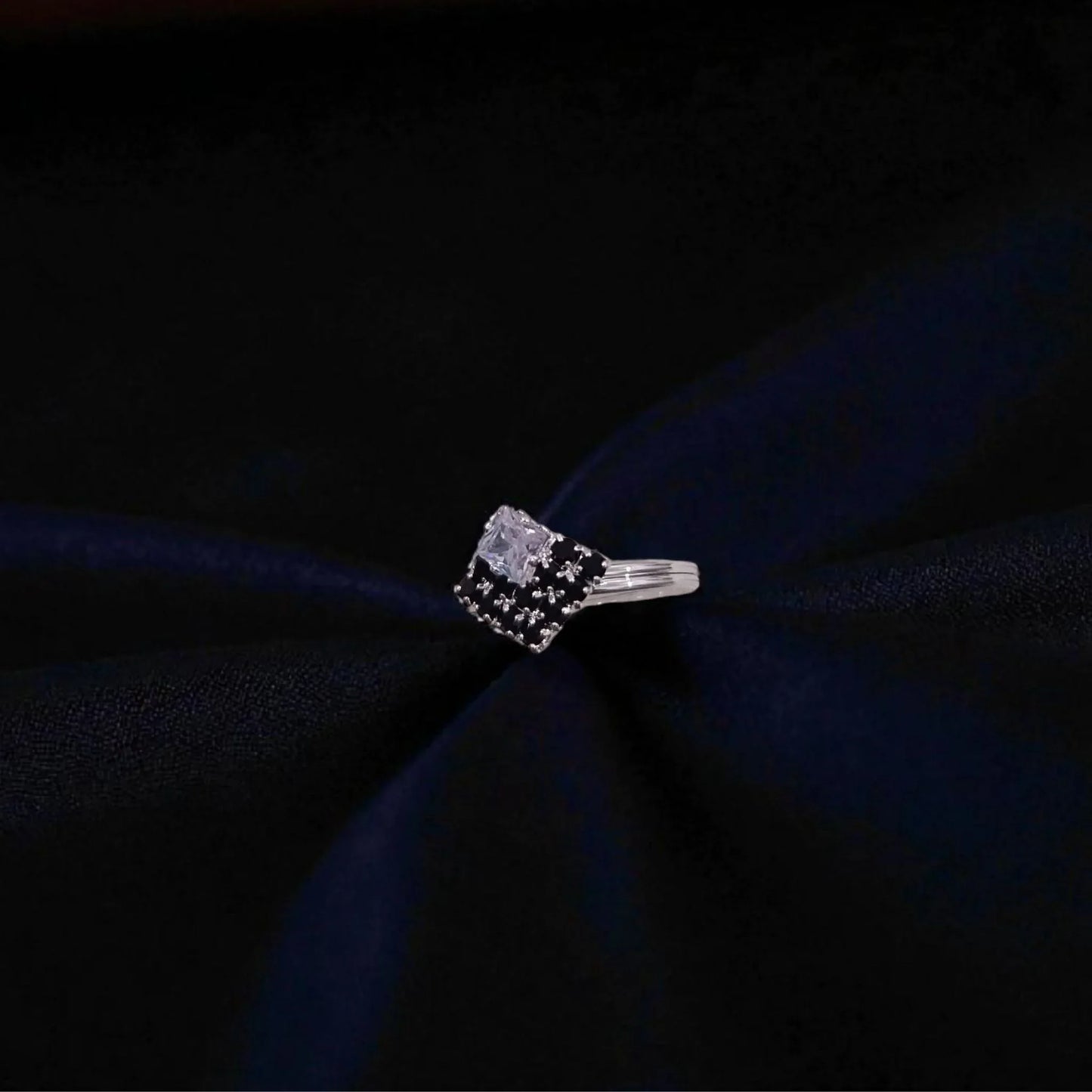 Starlight Solitaire Ring - Lyza